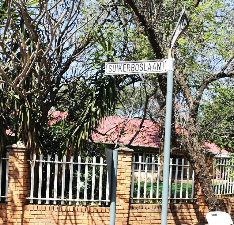 A clearer way forward: Our Ward Matters restored 42 road and street signs in Protea Park on Tuesday 1 September.